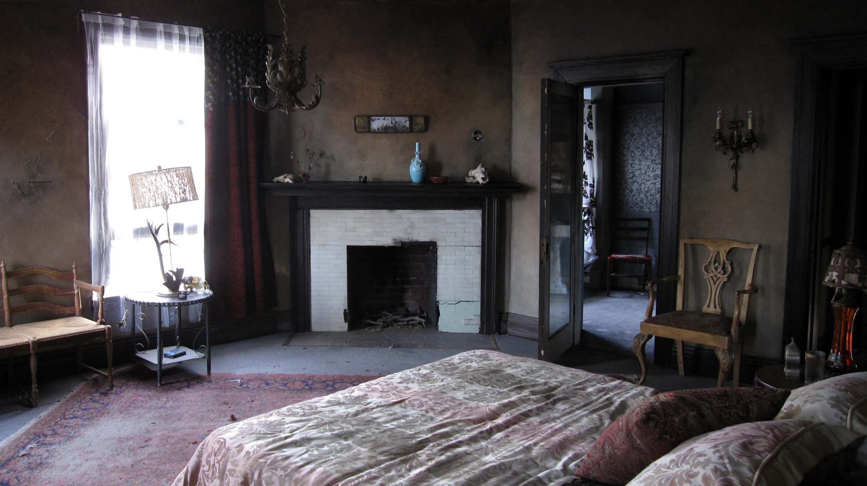 PIRINO'S ROOM ...location dress